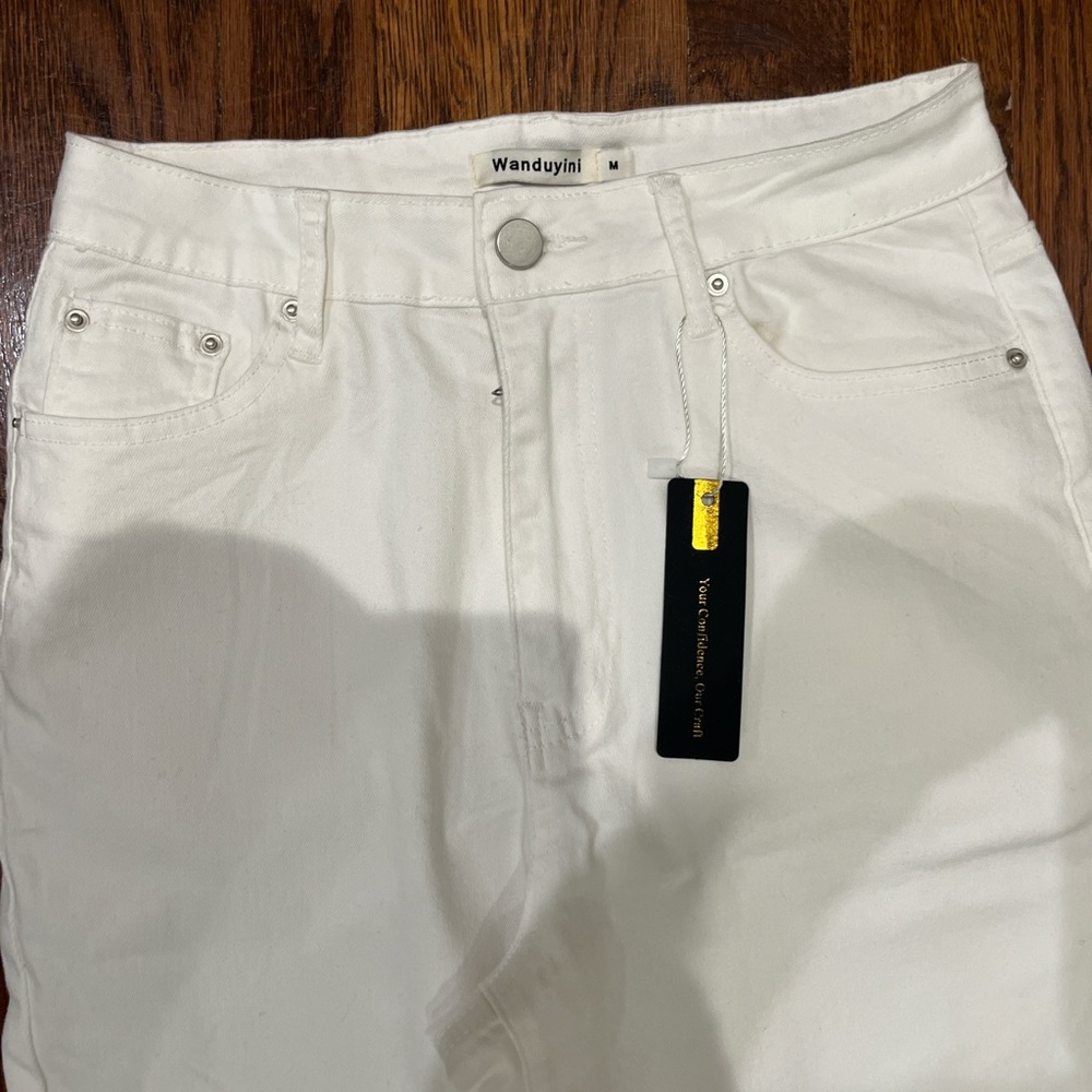 Women’s new with tags Flare White Jeans